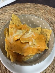 Nachos con Queso Cheddar